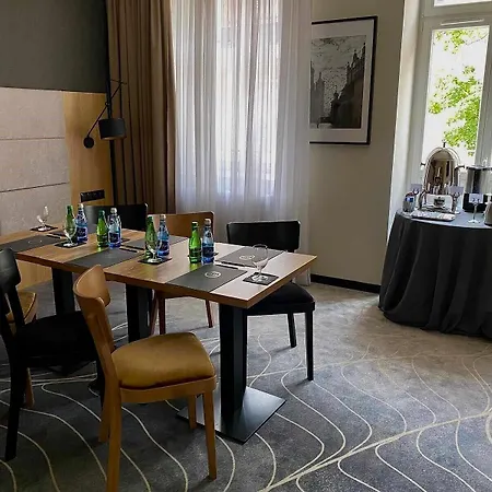 M29 Hotel
